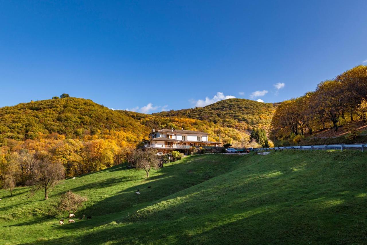 Miravallesuites San Zeno di Montagna Exterior photo